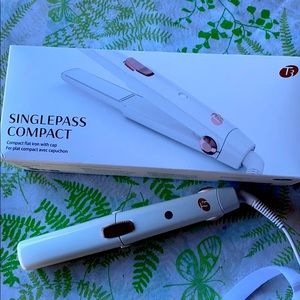 Singlepass T3 compact flat iron